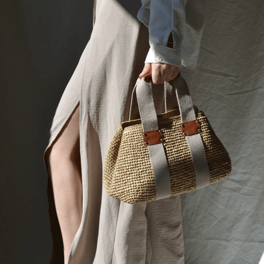 Handmade Raffia Crochet Tote – Chic Woven Summer Handbag with Leather Details
